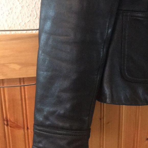 leather jacket - Picture 3 of 5